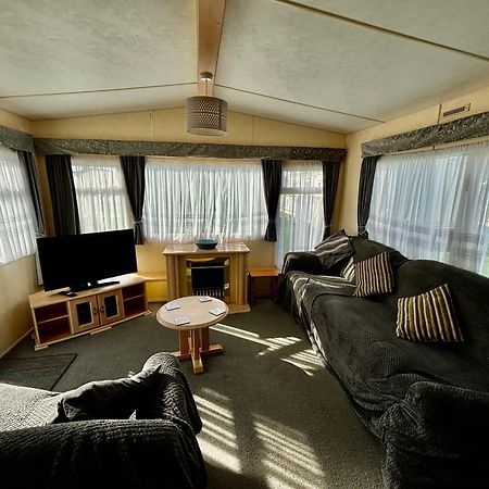 Seaview 145 - Pet Friendly, Bath And Close To Beach & Fantasy Island - Meadow Lakes Caravan & Lodge Hire Ingoldmells Exterior photo