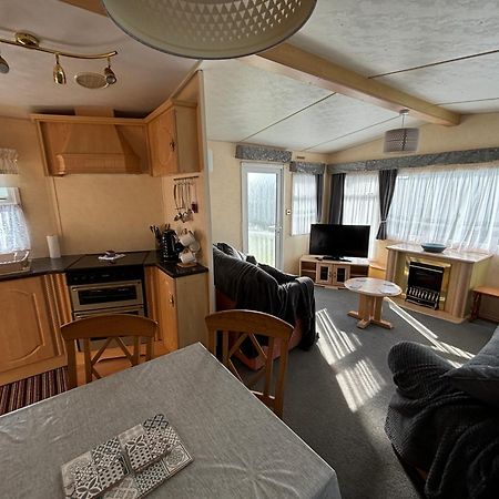 Seaview 145 - Pet Friendly, Bath And Close To Beach & Fantasy Island - Meadow Lakes Caravan & Lodge Hire Ingoldmells Exterior photo