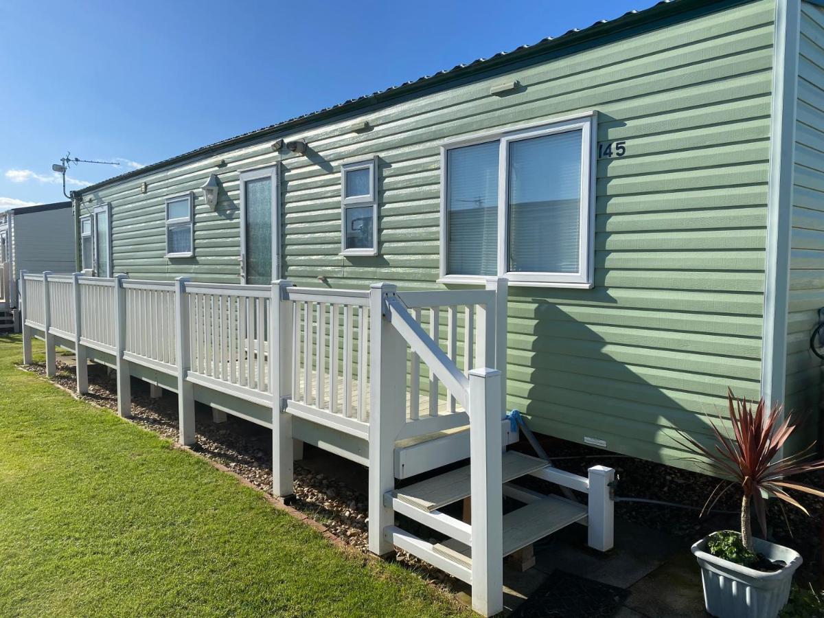 Seaview 145 - Pet Friendly, Bath And Close To Beach & Fantasy Island - Meadow Lakes Caravan & Lodge Hire Ingoldmells Exterior photo