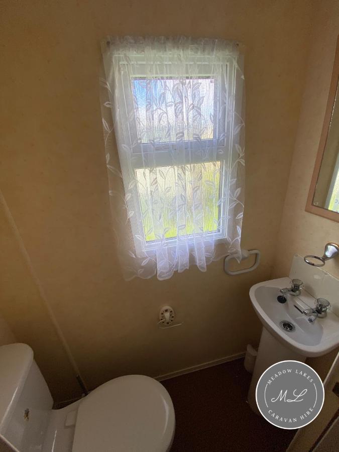 Seaview 145 - Pet Friendly, Bath And Close To Beach & Fantasy Island - Meadow Lakes Caravan & Lodge Hire Ingoldmells Exterior photo